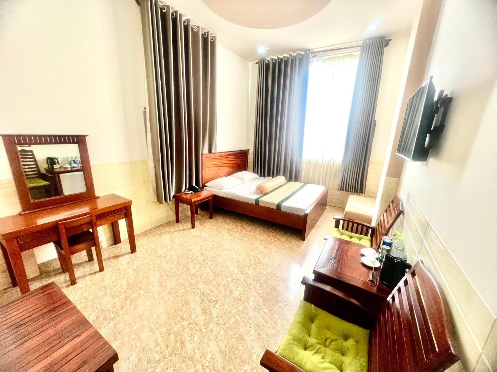 Xuan Huynh 3 Hotel Soc Trang Exterior photo