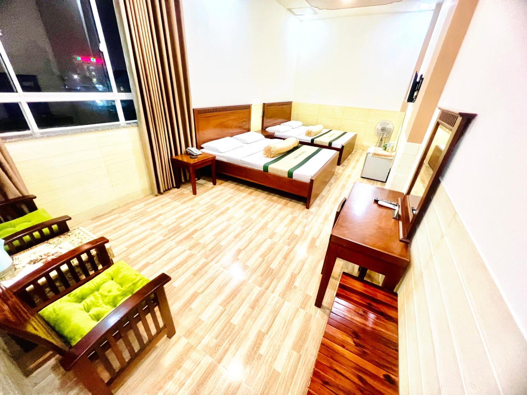 Xuan Huynh 3 Hotel Soc Trang Exterior photo